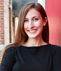 Headshot of Erin Holmes