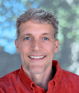 Kevin Sample headshot