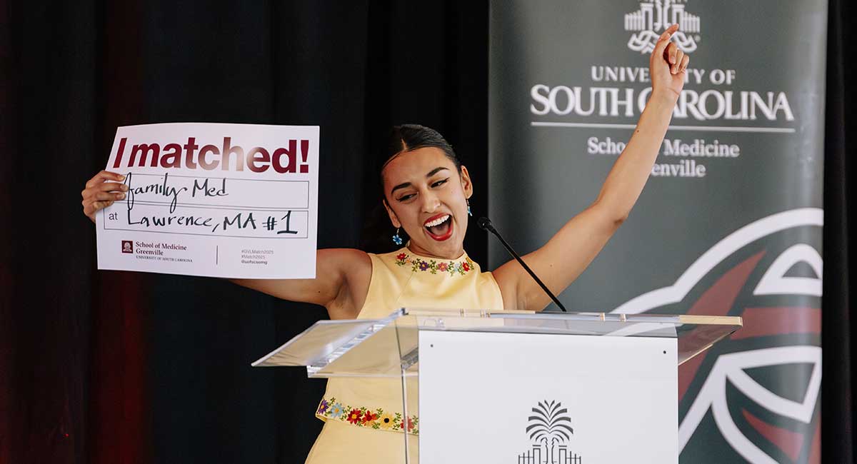 Alondra Desantiago celebrates her match